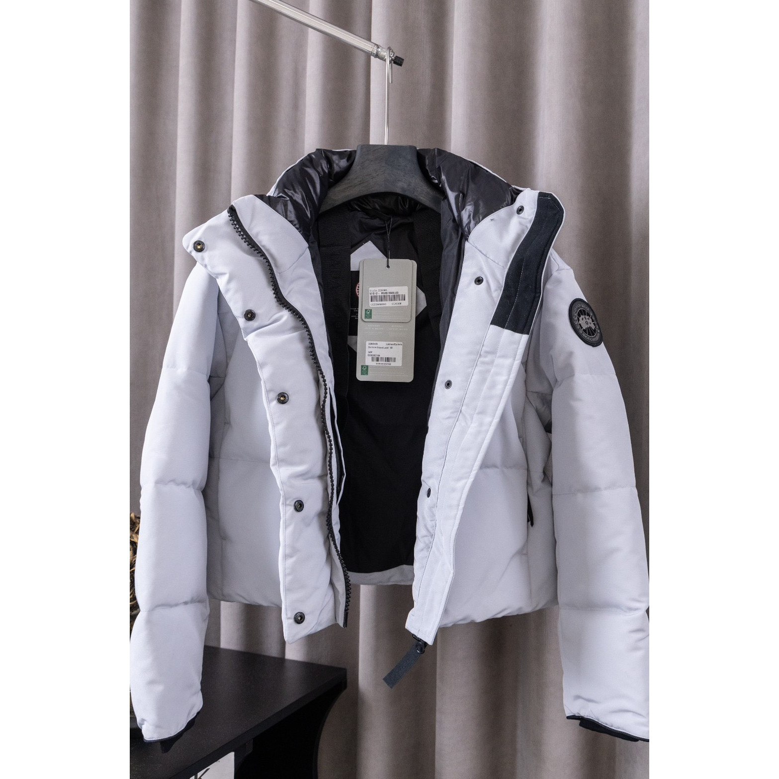 <p>Canada Goose Junction Cropped Puffer 2066 短款羽绒服(白色)</p>