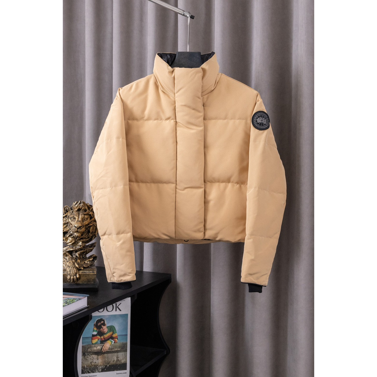 <p>Canada Goose Junction Cropped Puffer 2066 短款羽绒服(卡其色 )</p>