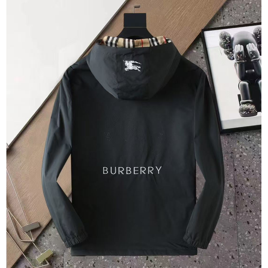<p>BURBERRY 男士夹克外套(800879)</p>