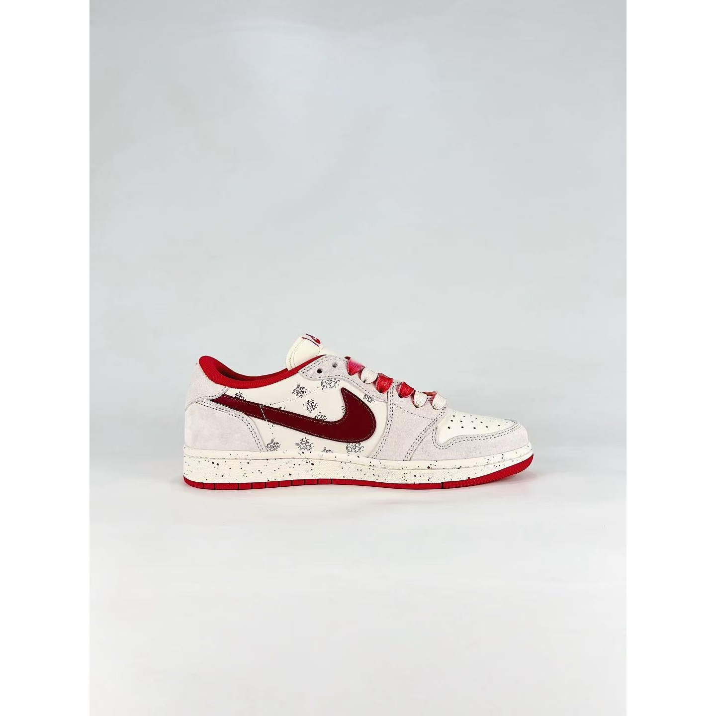 <p>Nike Air Jordan 1&nbsp;低帮复古文化板鞋(紅)</p>