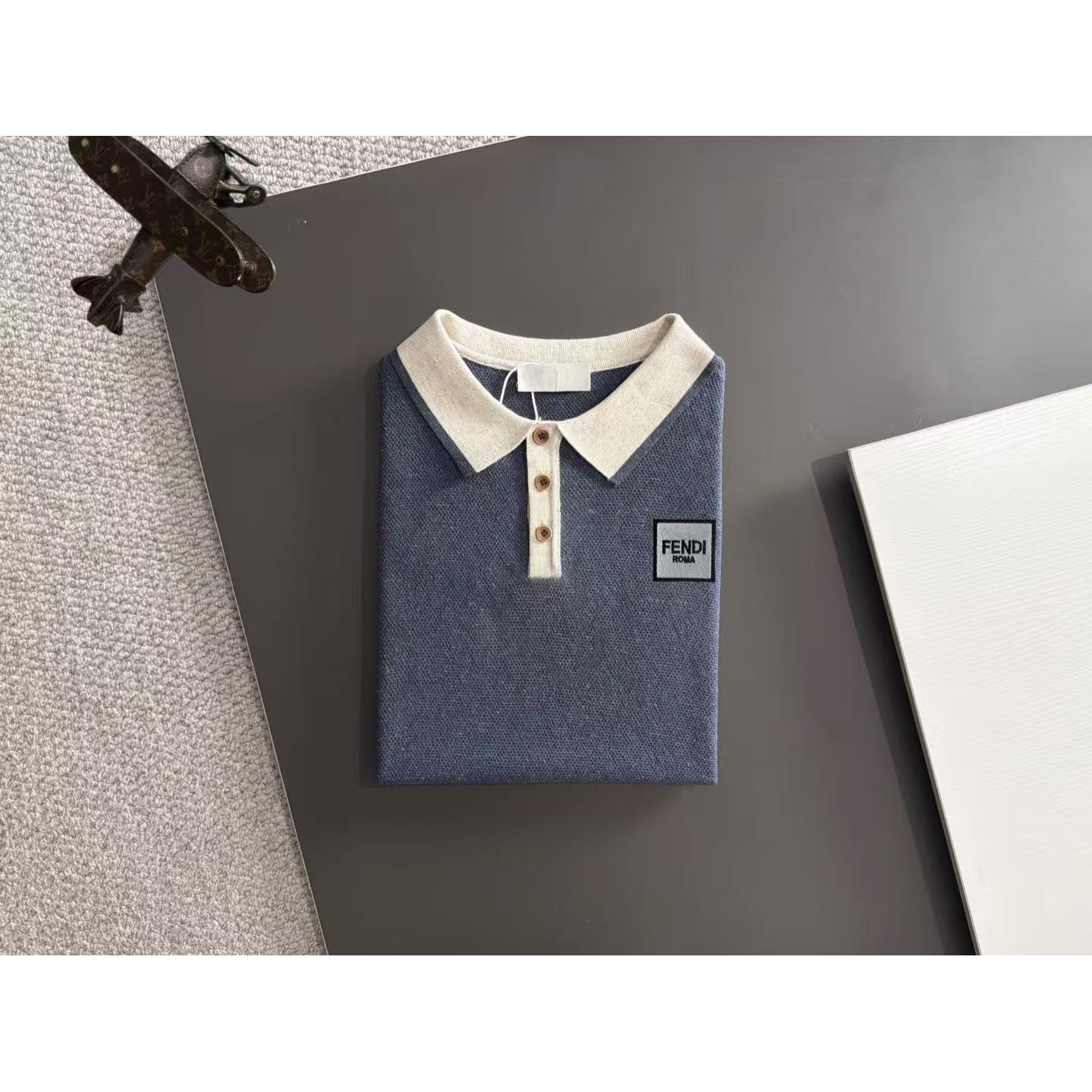 <p>FENDI 夏季新款短袖T恤(藍)</p>