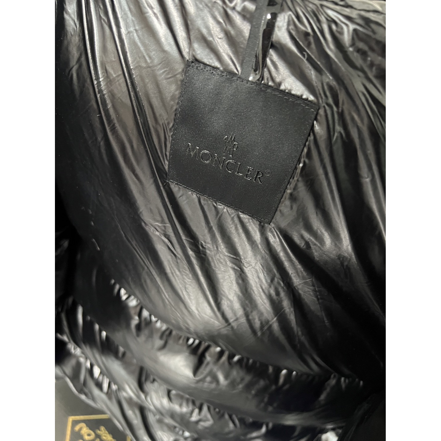 <p>Moncler 黑武士羽绒服(灰)&nbsp;</p>