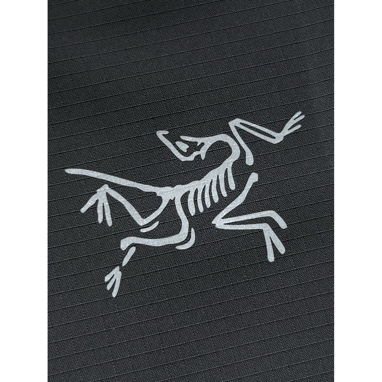 <p>Arc'teryx 手抓绒款外套(灰)</p>