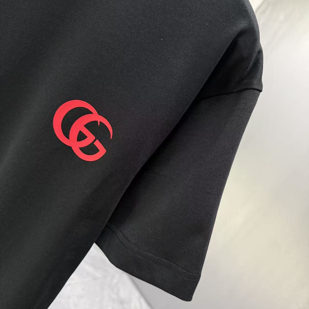 <p>GUCCI 短袖T恤(黑)</p>
