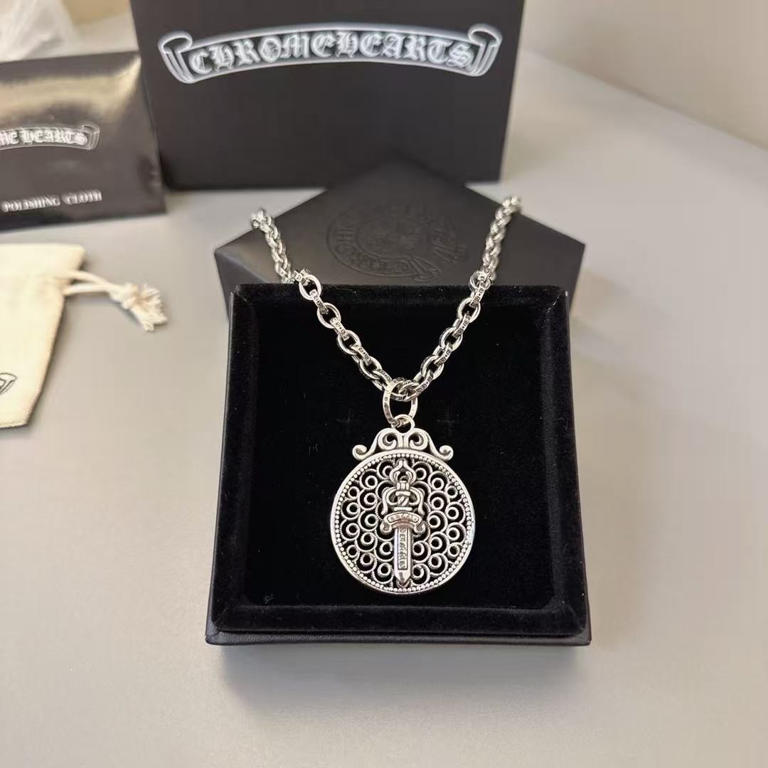 <p>CHROME HEARTS&nbsp;项链</p>
