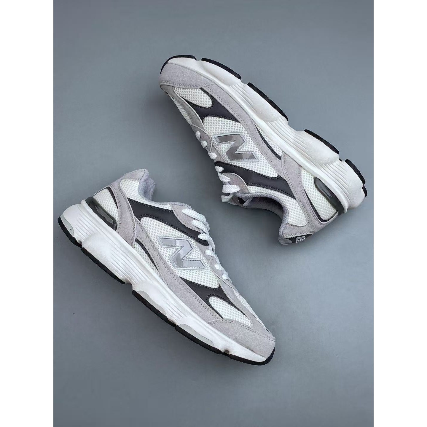 <p>New Balance 603系列 运动慢跑鞋(灰)</p>