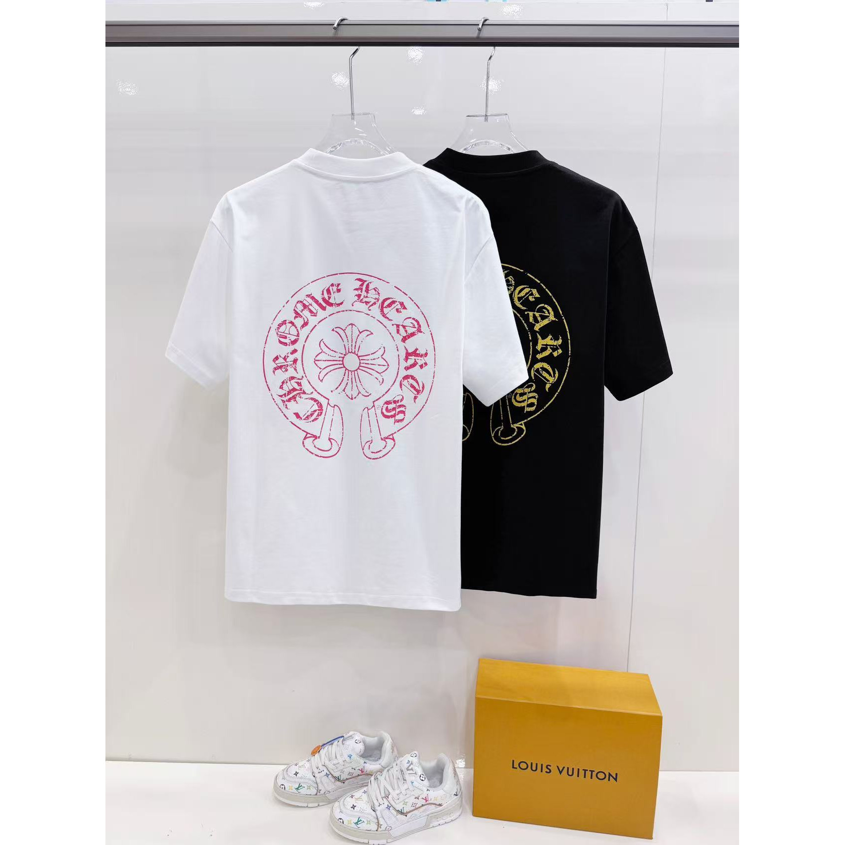 <p>CHROME HEARTS 印花logo短袖T恤(黑)</p>
