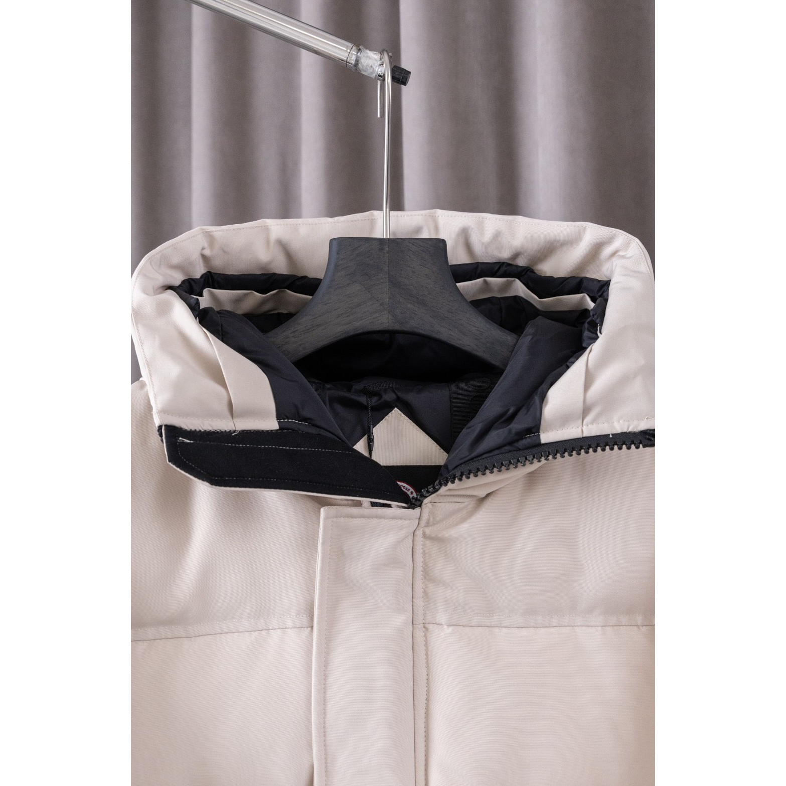 <p>Canada Goose 17款 Macmillan Parka 麦克米伦 系列男士派克羽绒服(奶白色)</p>