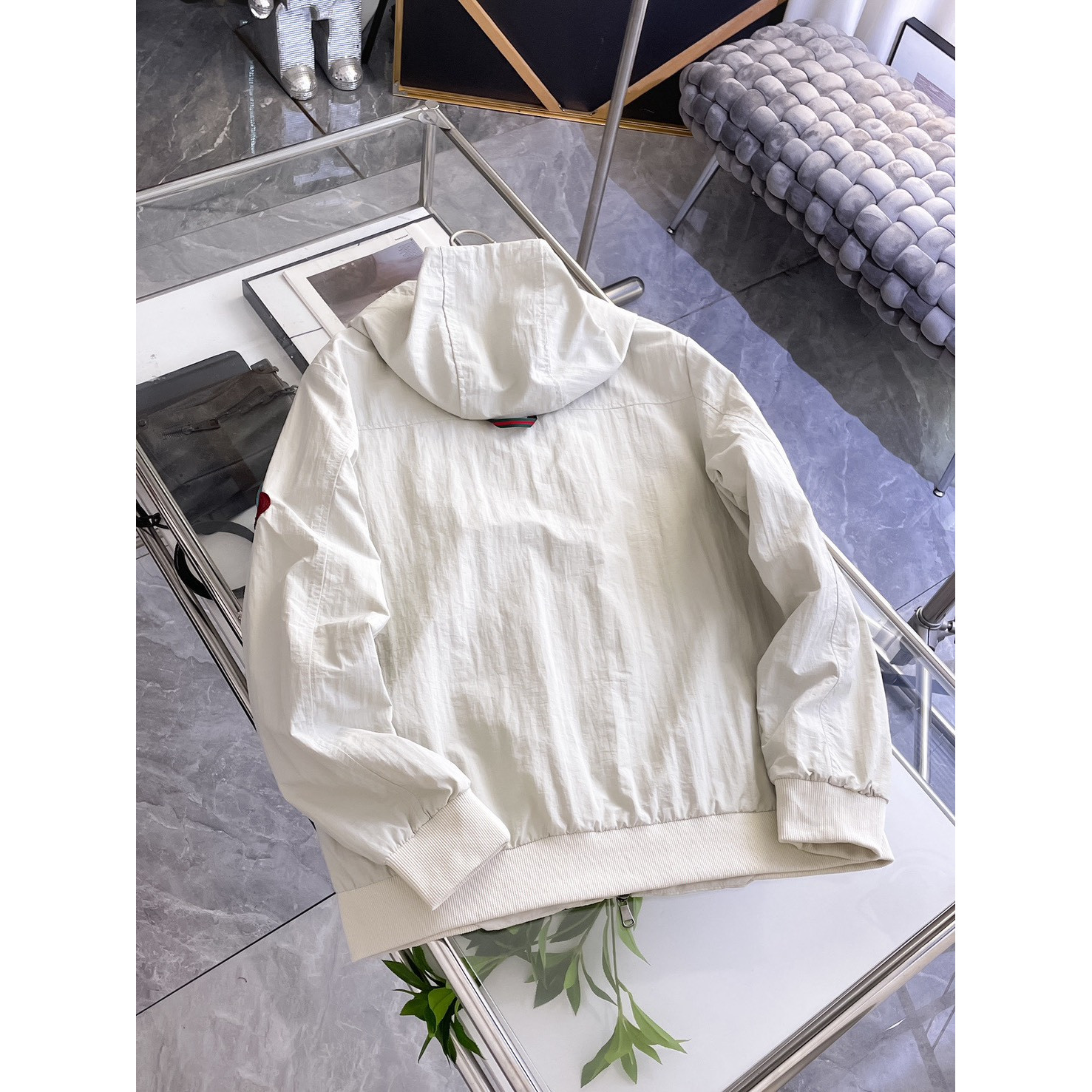 <p>GUCCI 男士夹克外套(白)</p>