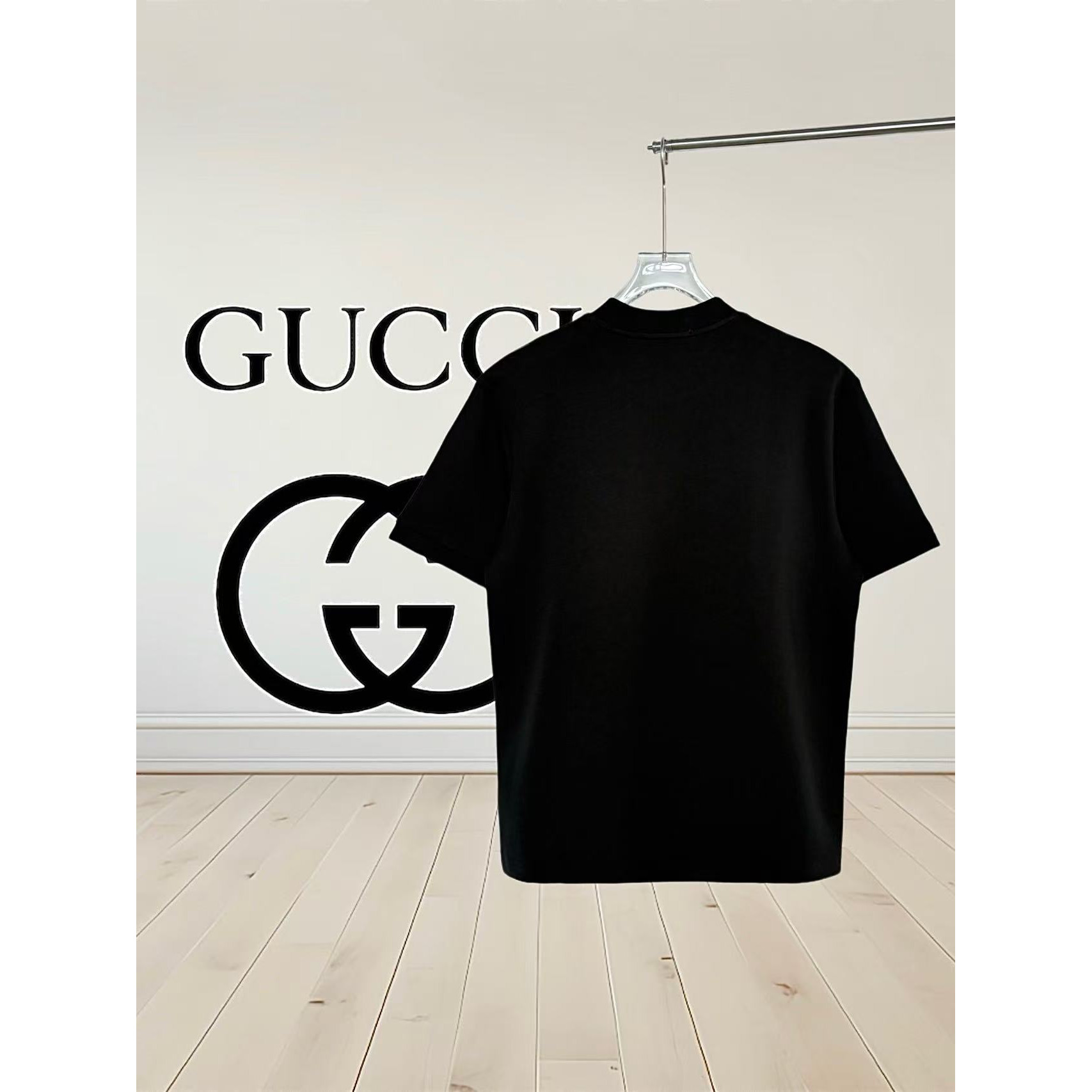 <p>GUCCI 刺绣短袖T恤(黑)</p>