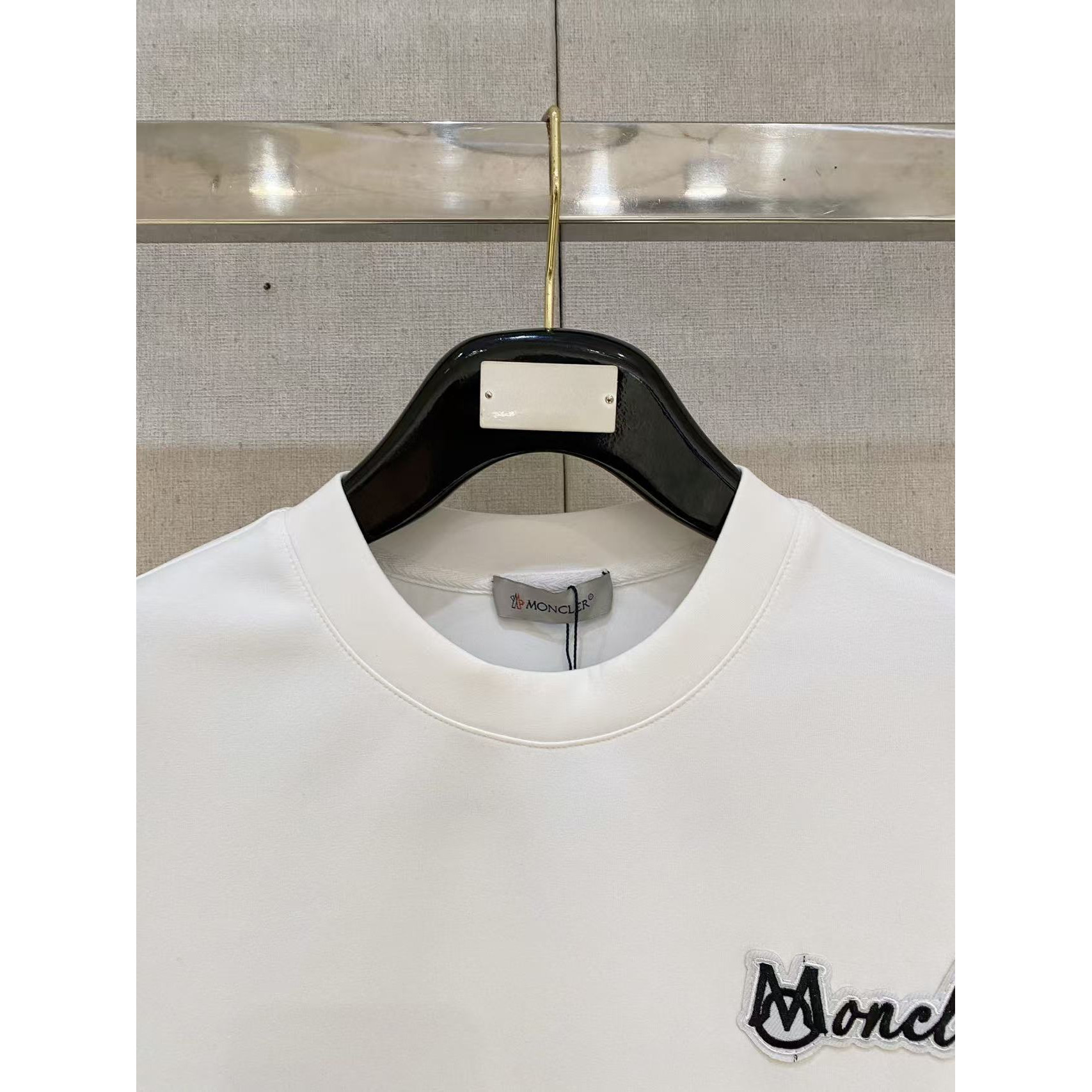 <p>MONCLER 太空棉卫衣(白)</p>