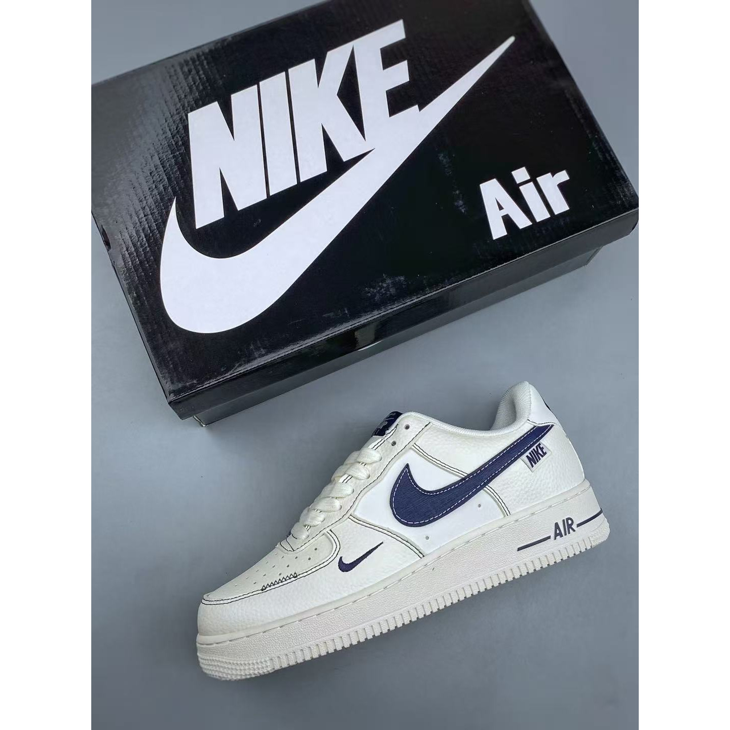 <p>XC版 Nike Air Force1 07 low &nbsp;联名款</p>