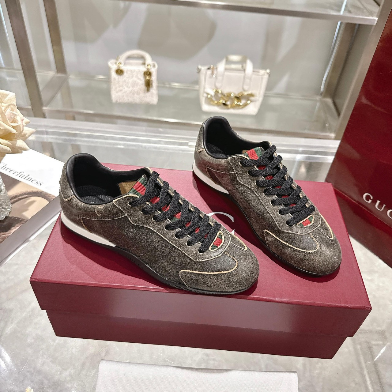 <p>GUCCI 德训鞋(男款-灰)</p>