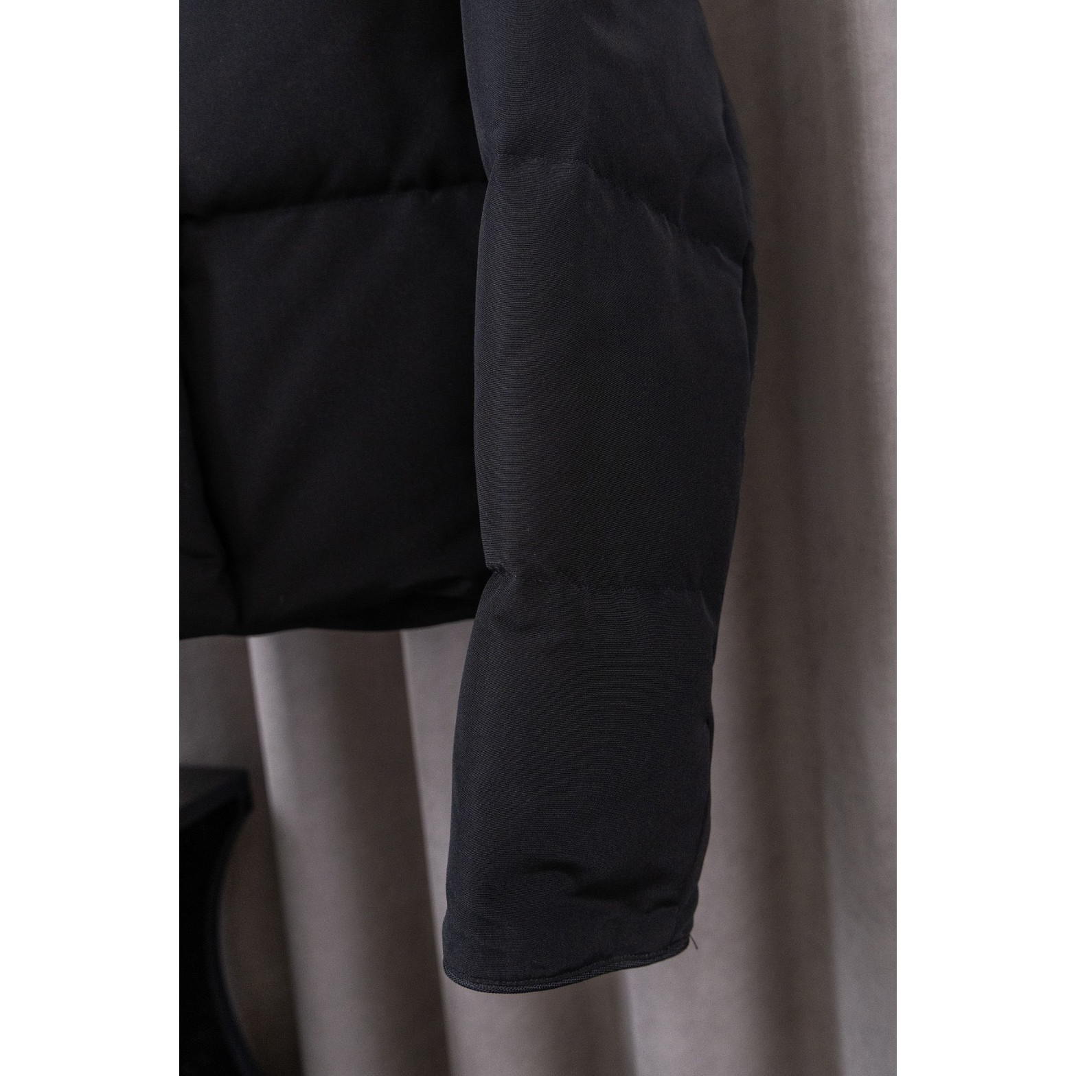<p>Canada Goose Junction Cropped Puffer 2066 短款羽绒服(黑色)</p>
