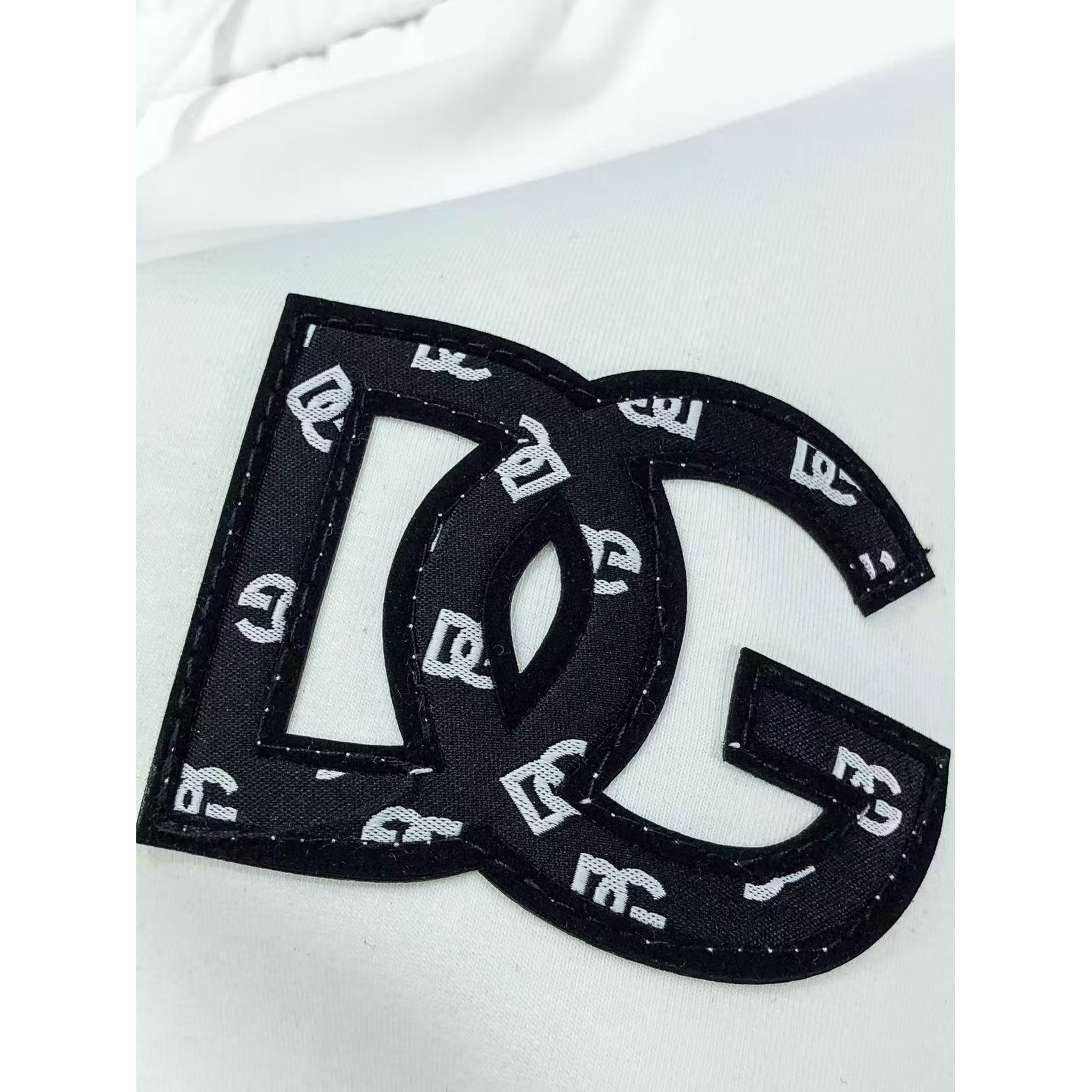 <p>D&amp;G 高品质时尚休闲裤(782968)</p>