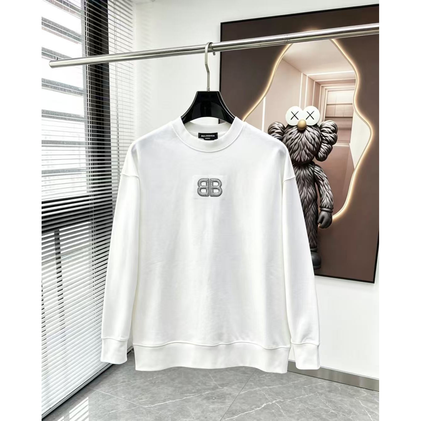 <p>Balenciaga 圓領長袖T恤(白)</p>
