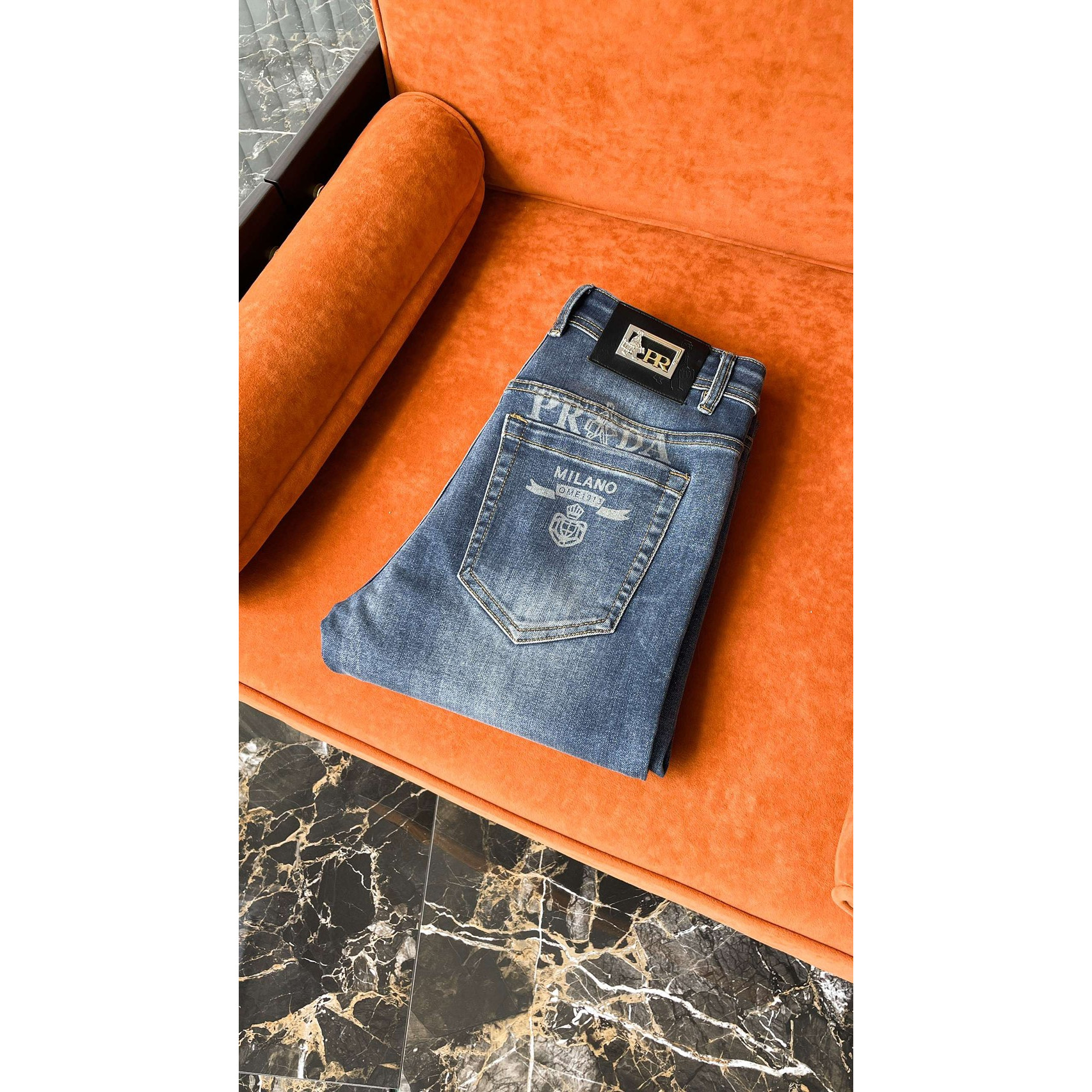 <p>PRADA 休閒牛仔褲</p>