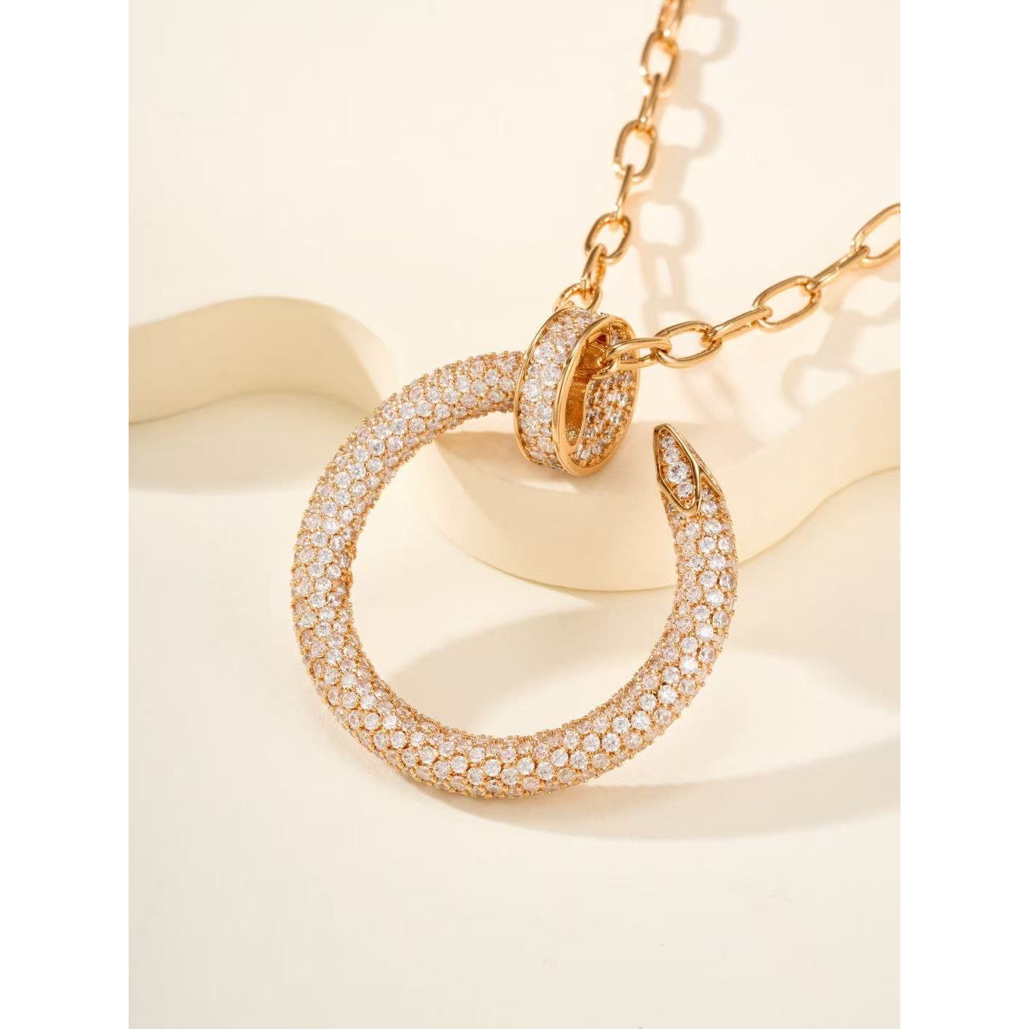 <p>CARTIER&nbsp;钉子满钻项链</p>