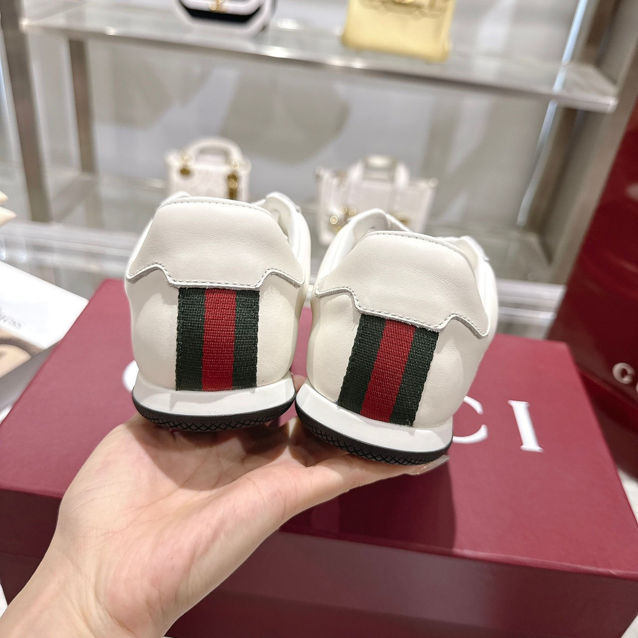 <p>GUCCI 德训鞋(女款-白)</p>