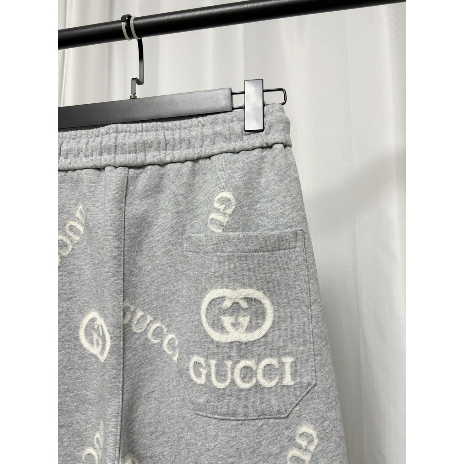 <p>Gucci 烧花工艺休闲长裤(灰)</p>