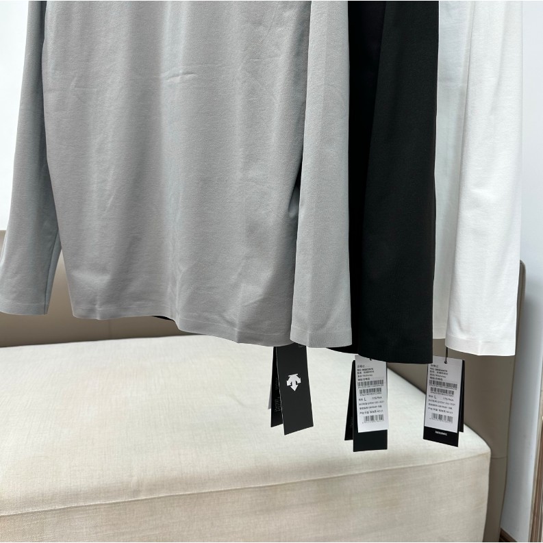 <p>DESCENTE 男士長袖POLO衫</p>