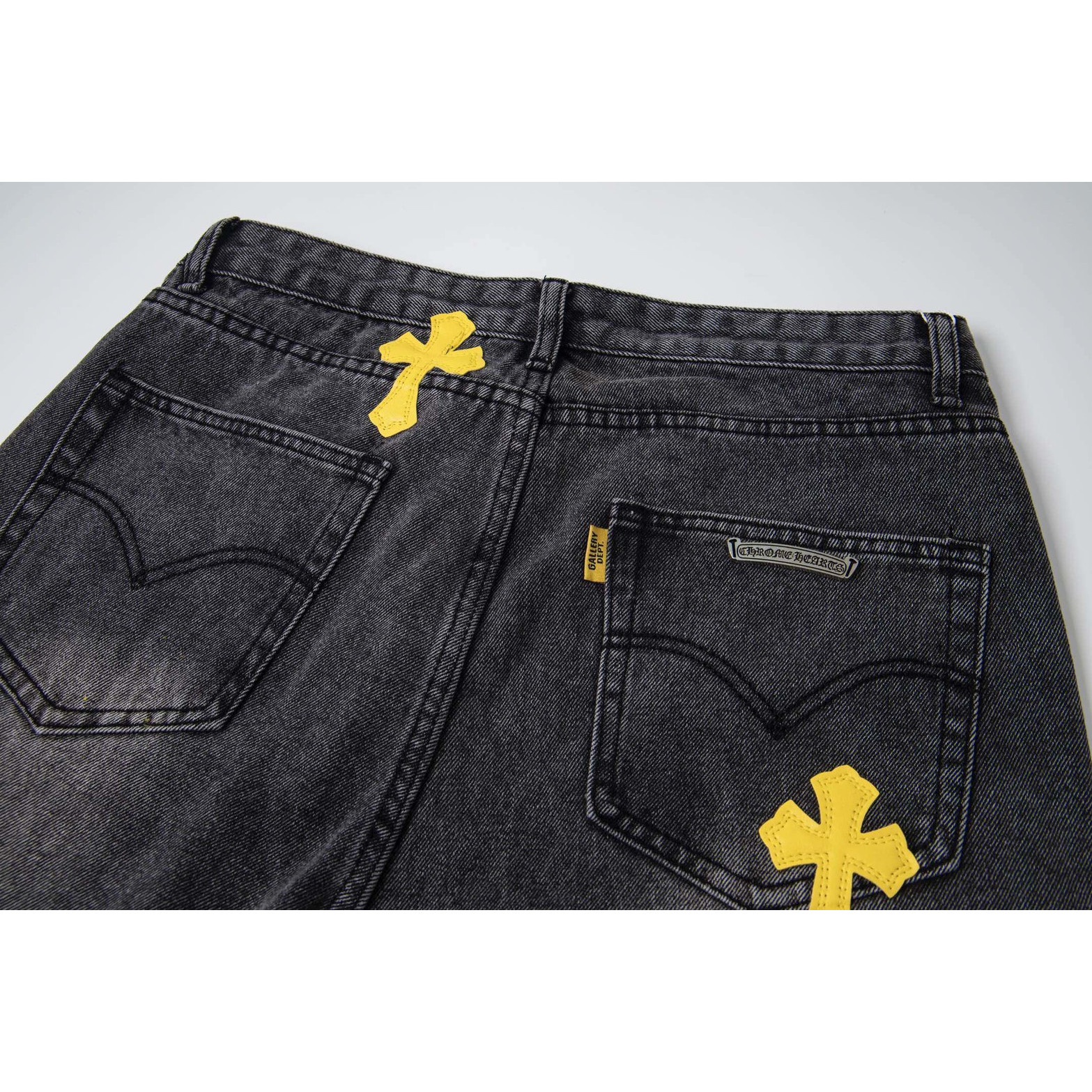 <p>CHROME HEARTS 蓝黄黑白多色拼接水洗牛仔裤(1757#)</p>