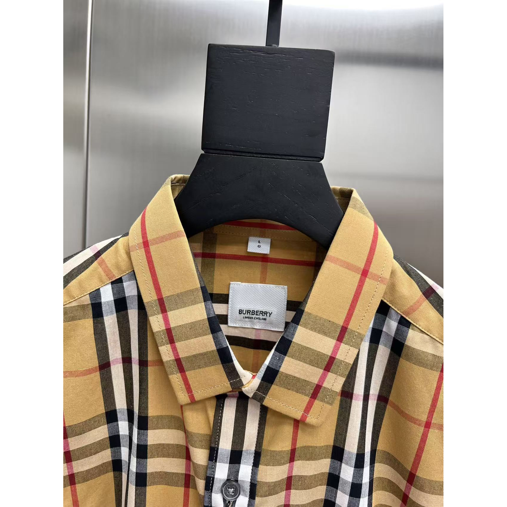 <p>Burberry 长袖衬衫(783229)</p>