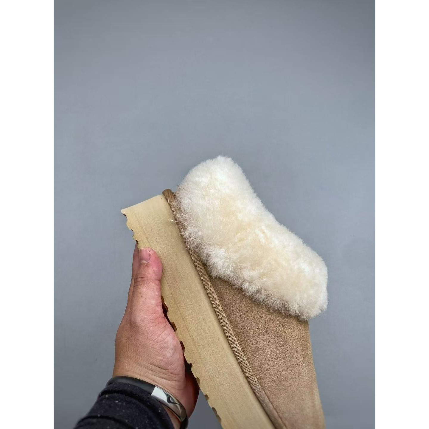 <p>UGG Tazzelle H 厚底雪地靴&nbsp;</p>