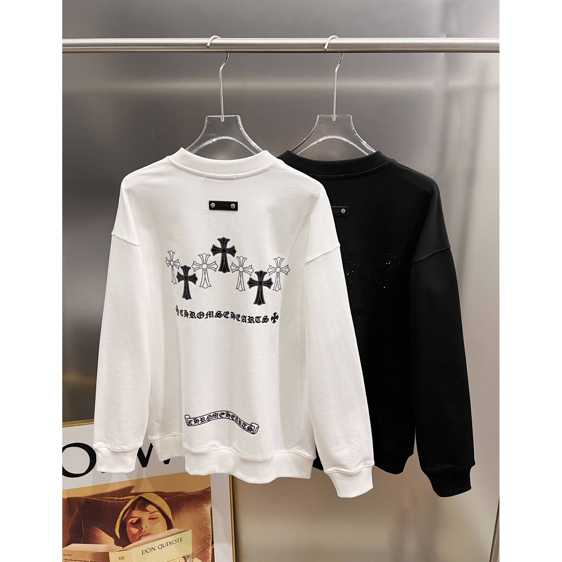 <p>CHROME HEARTS 圆领长袖卫衣(白)</p>