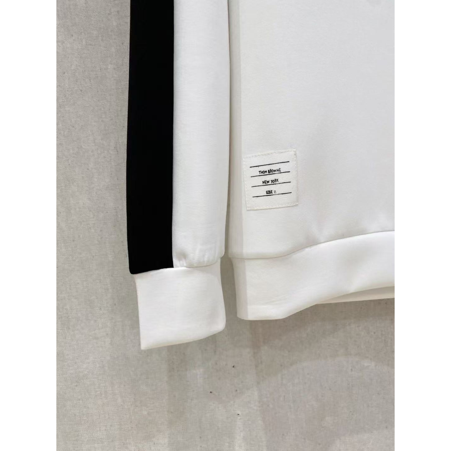 <p>Thom Browne 太空棉卫衣(白)</p>