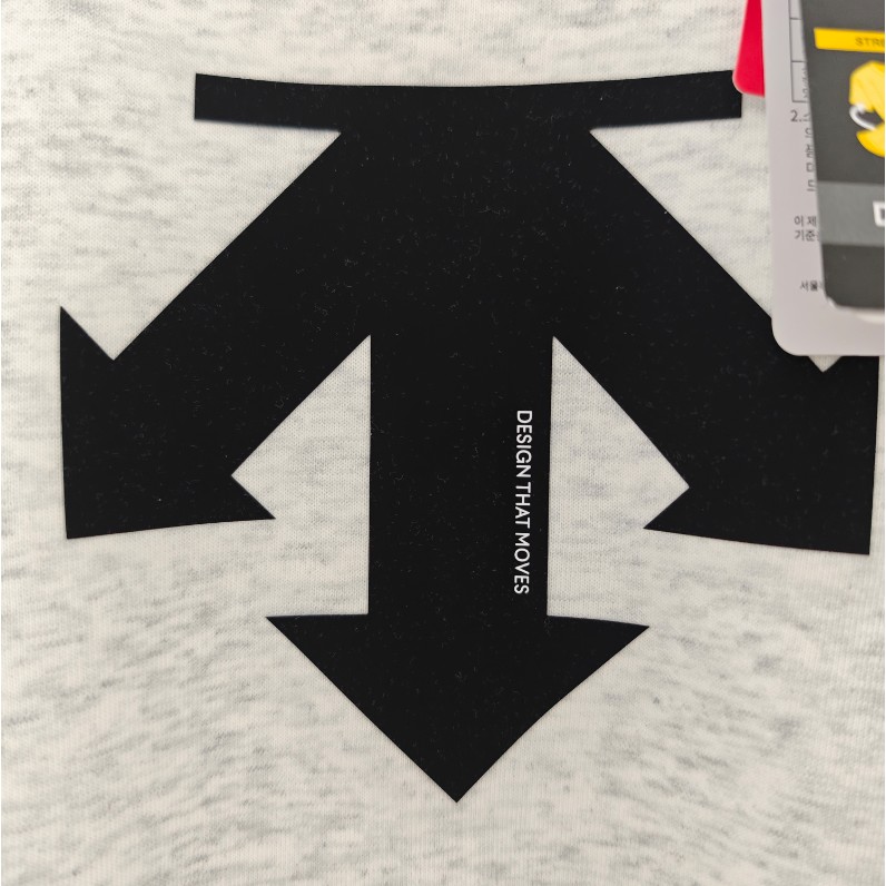 <p>DESCENTE 經典款棉 T (多色可選)</p>