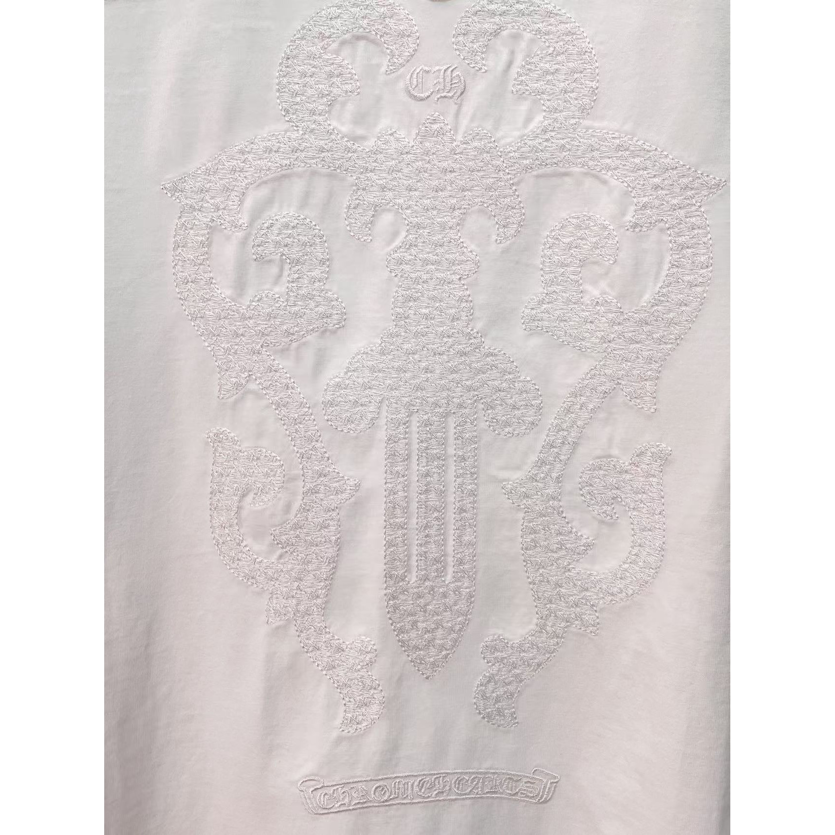 <p>CHROME HEARTS 专柜新款短袖T恤(白)</p>