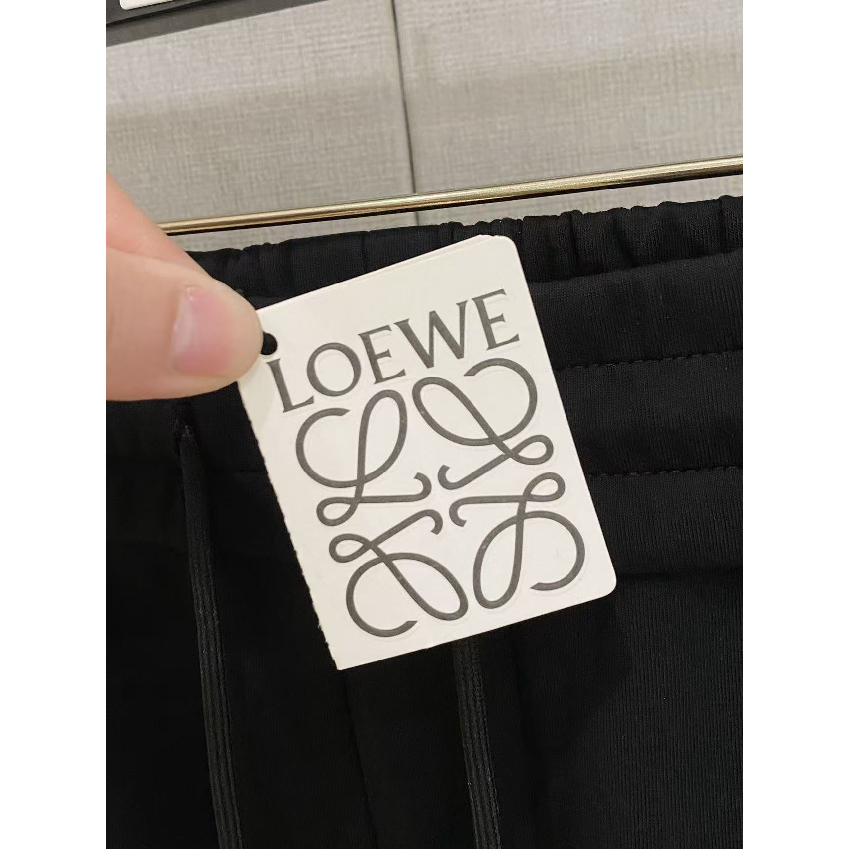 <p>LOEWE 男士长裤(782463)</p>