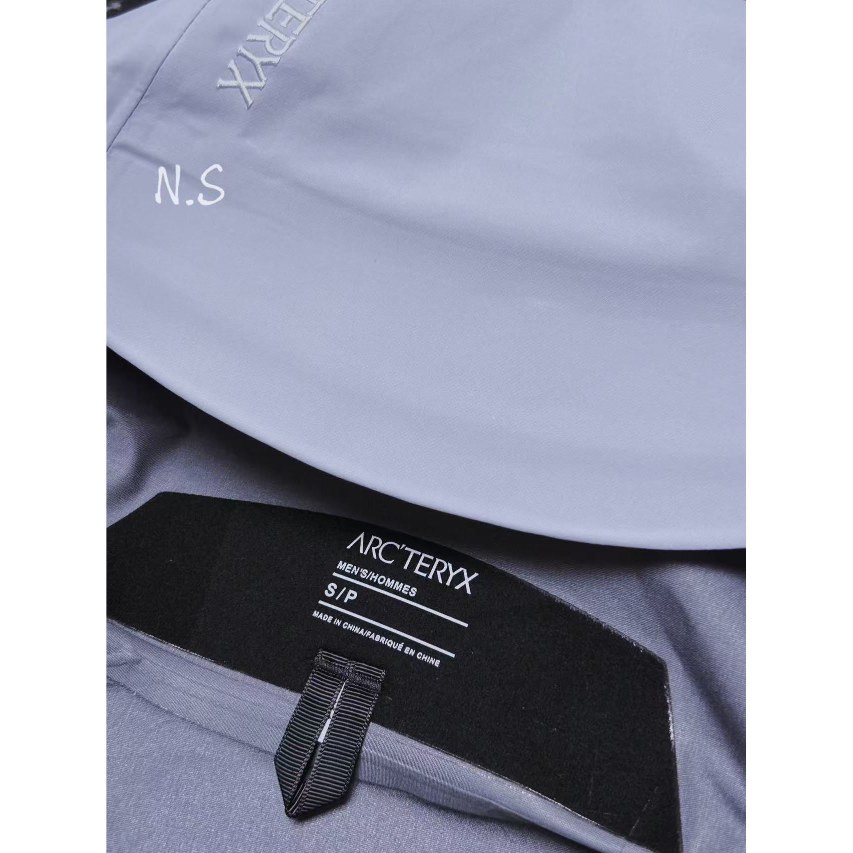 <p>Arc'teryx SL硬壳冲锋衣(沁雾紫)</p>