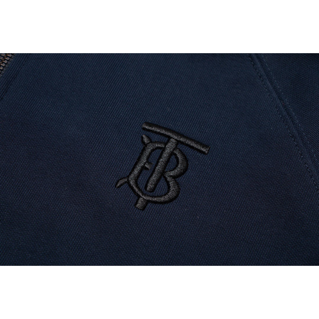 <p>Burberry B字母logo绣花连帽开衫卫衣(藏蓝)</p>