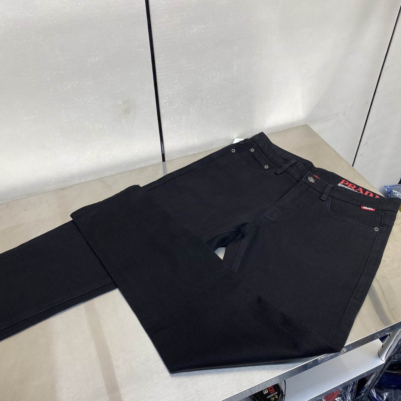 <p>PRADA 丹宁水洗牛仔裤(6949)</p>