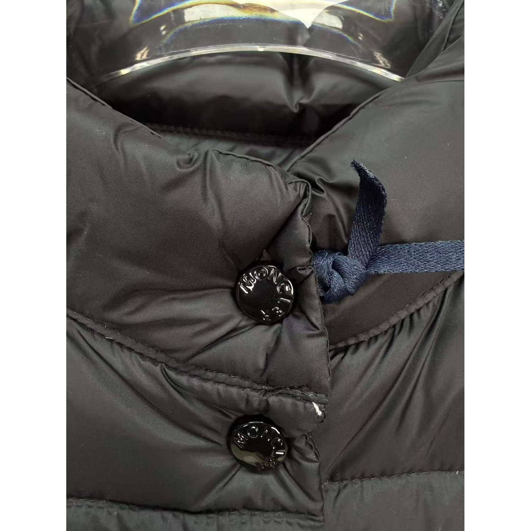 <p>Moncler Liane女士立领羽绒服(黑)</p>