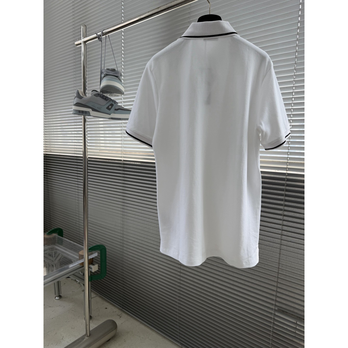 <p>DIOR&nbsp;短袖翻领polo衫(白)</p>