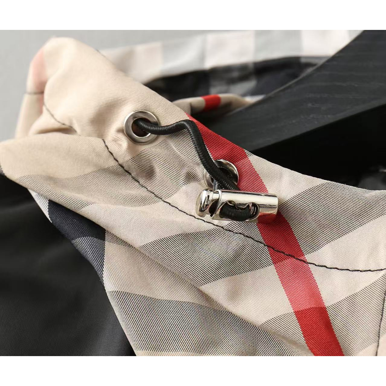 <p>BURBERRY 男士夹克外套(卡其)</p>