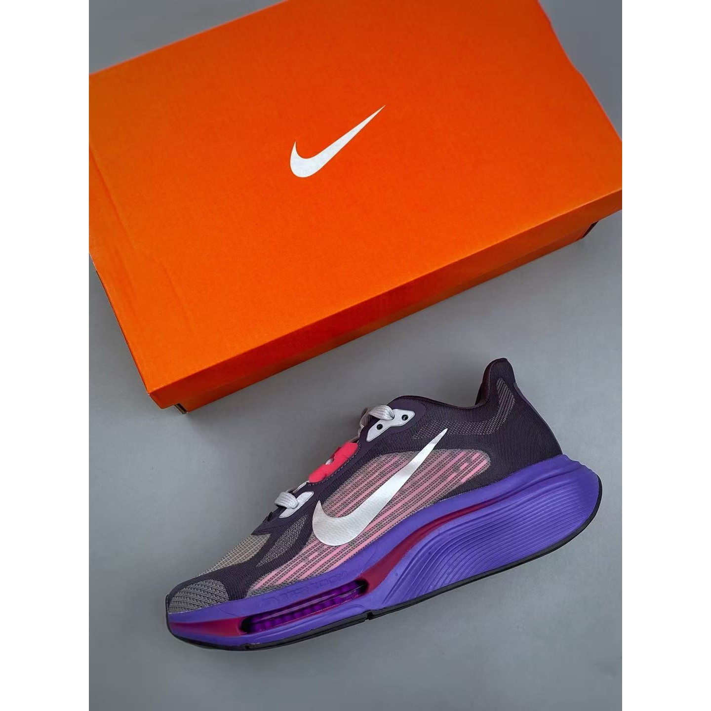 <p>Nike Air Zoom Pegasus Plus 2 运动慢跑鞋(紫)</p>