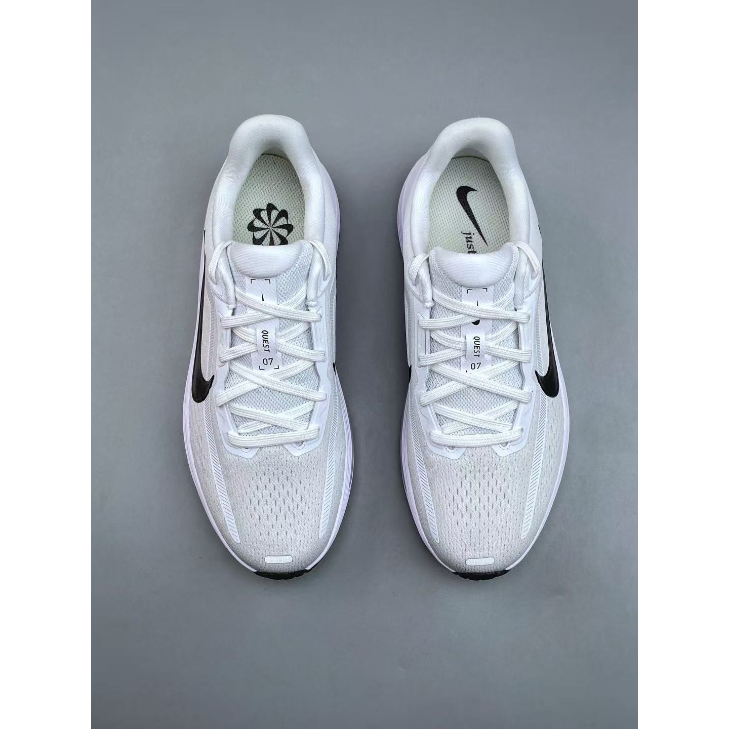 <p>Nike Quest 7 休闲慢跑鞋(白)</p>