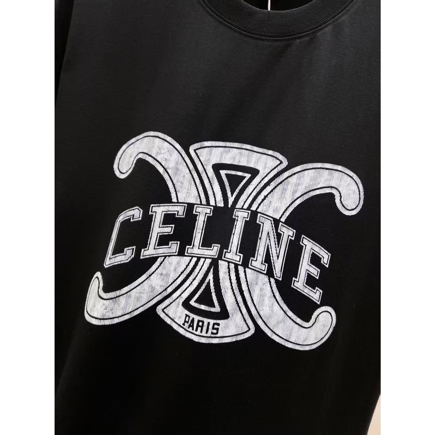 <p>CELINE 短袖圆领T恤(黑)</p>