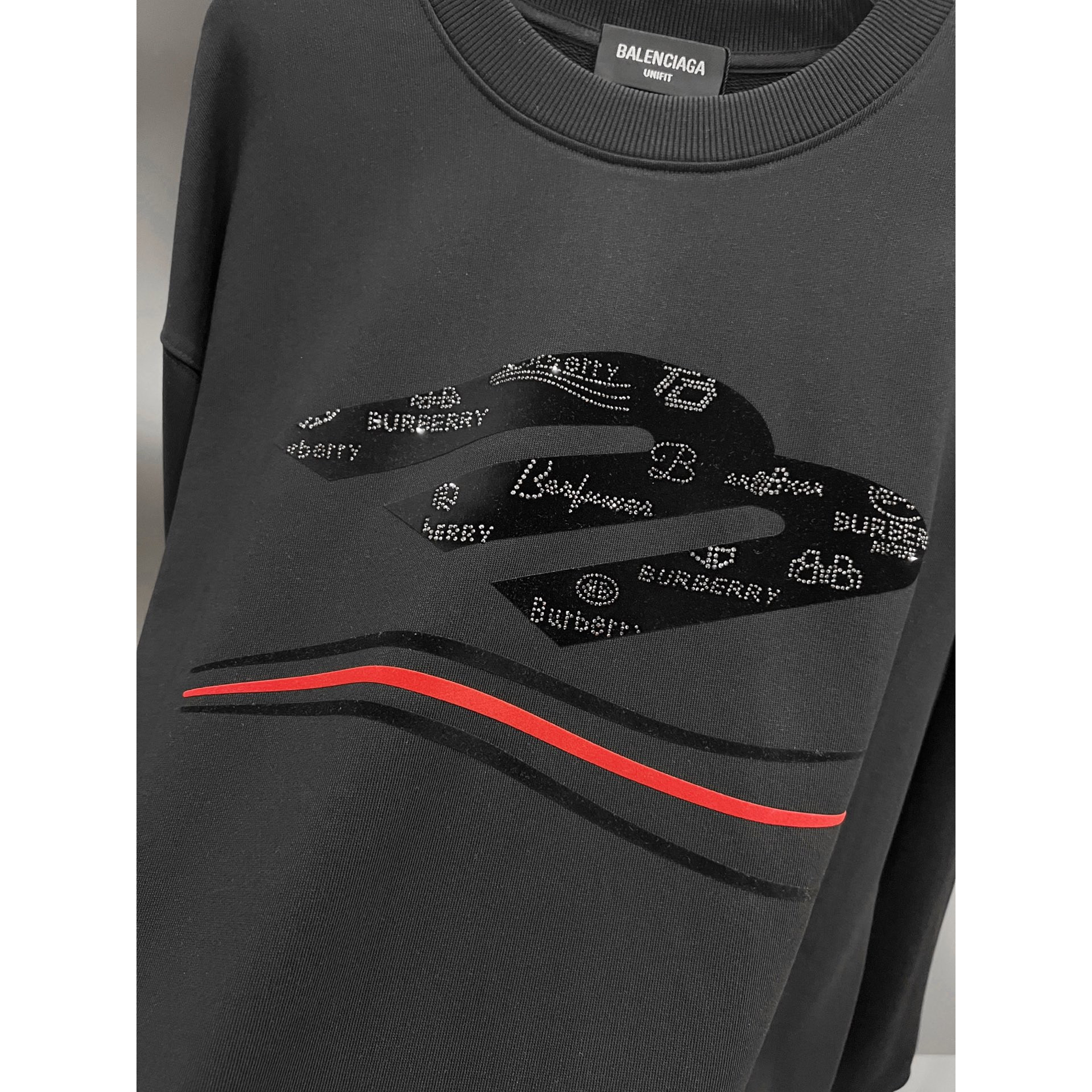<p>Balenciaga 圆领长袖卫衣(黑)</p>