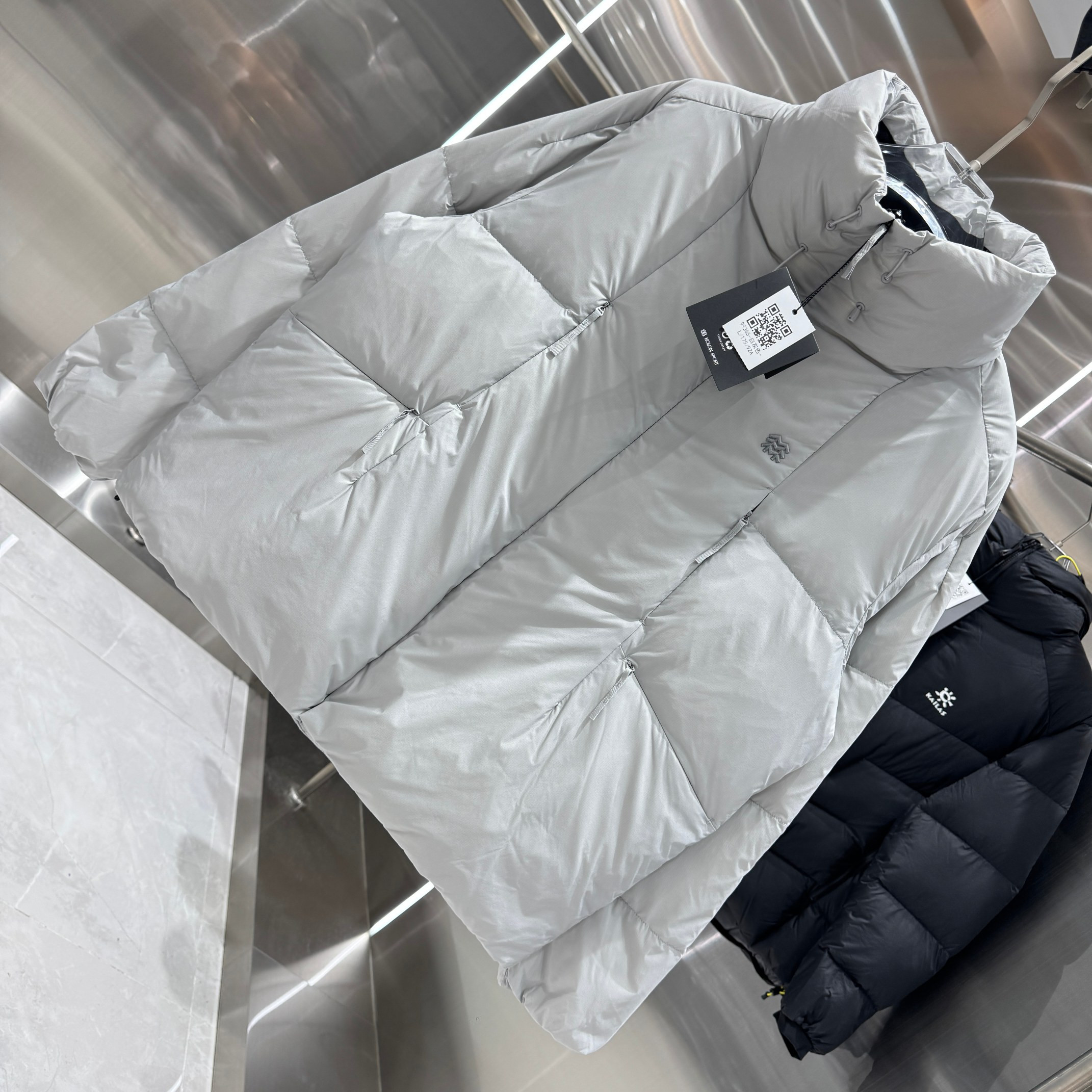 <p>KOLON SPORT 鹅绒羽绒服(米白)</p>