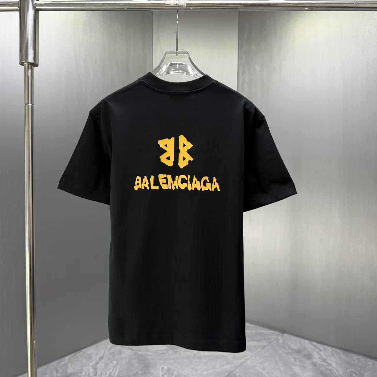 <p>Balenciaga 短袖T恤(黑)</p>