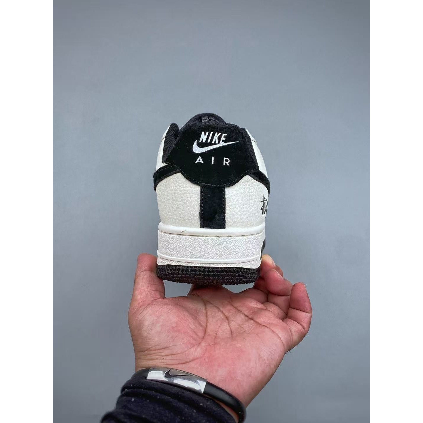 <p>Nike Air Force1 07 low &nbsp;联名款 112</p>