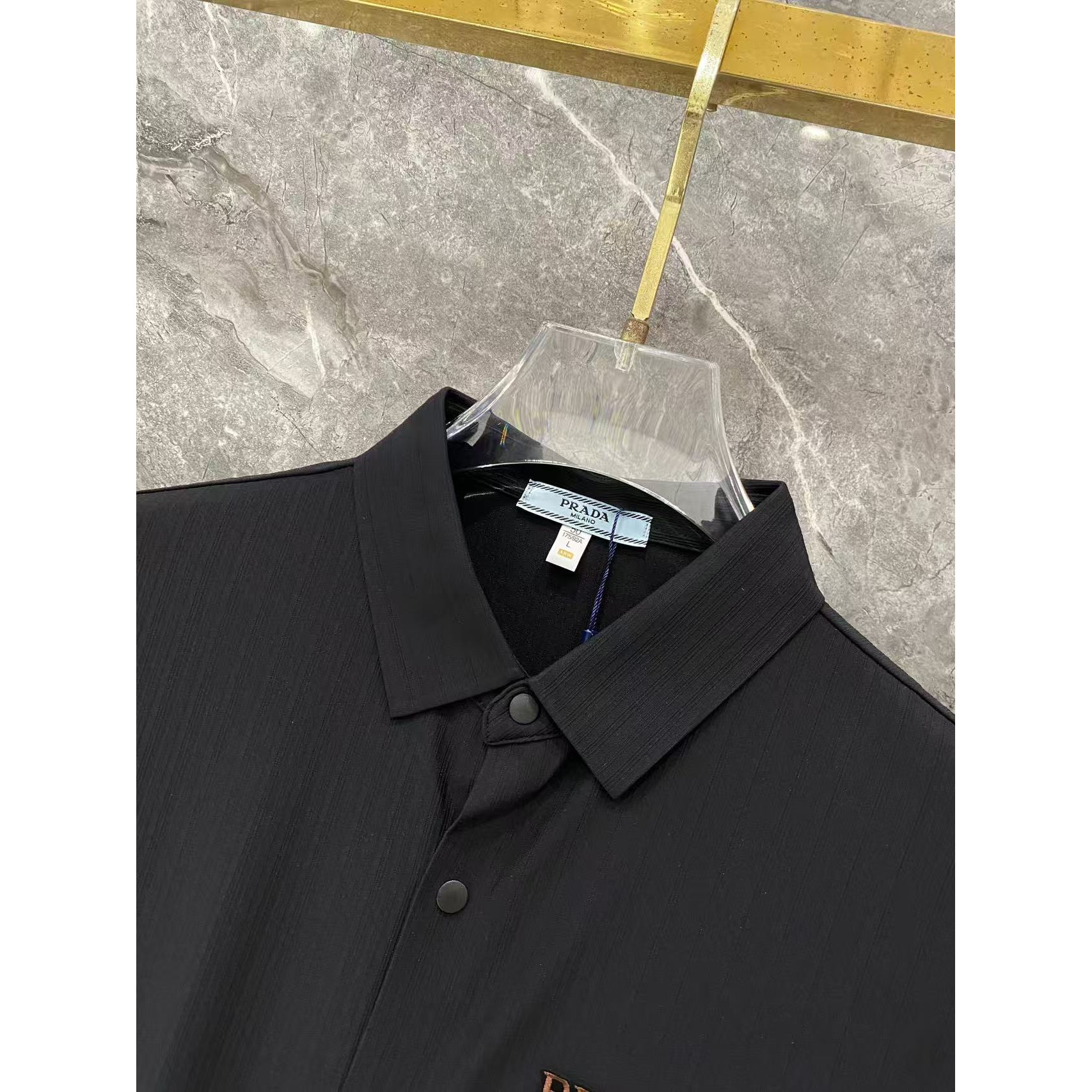 <p>Prada 秋冬长袖Polo(783012)</p>