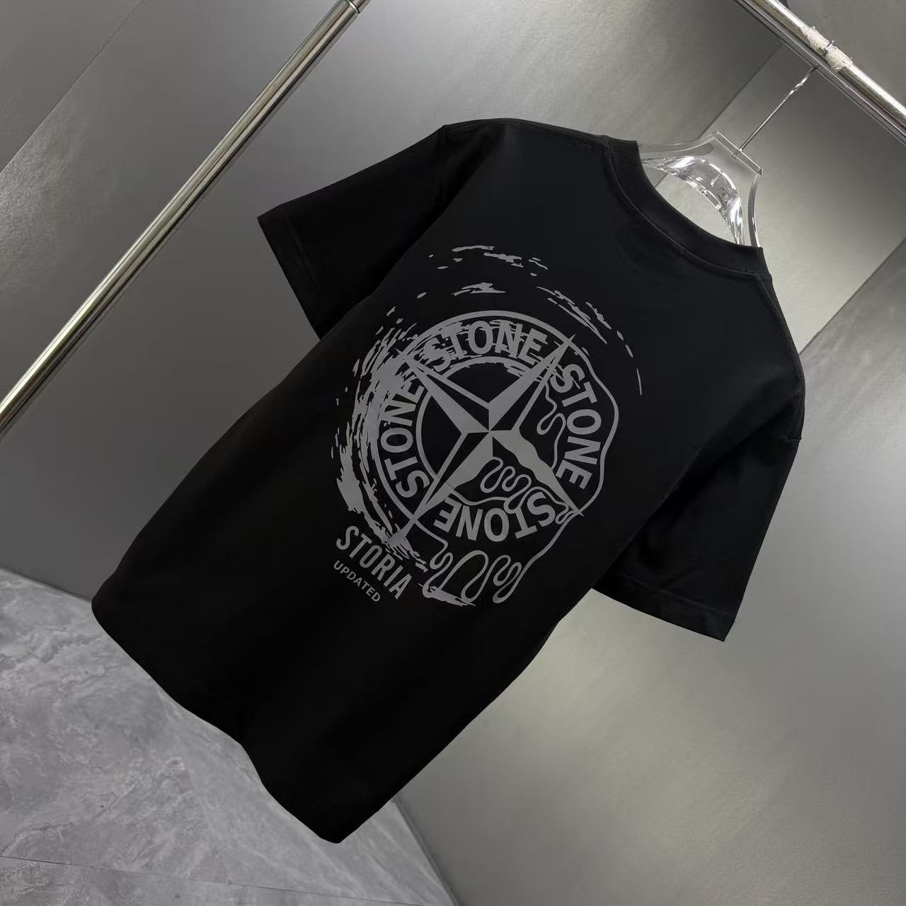 <p>Stone Island 短袖T恤(黑)</p>