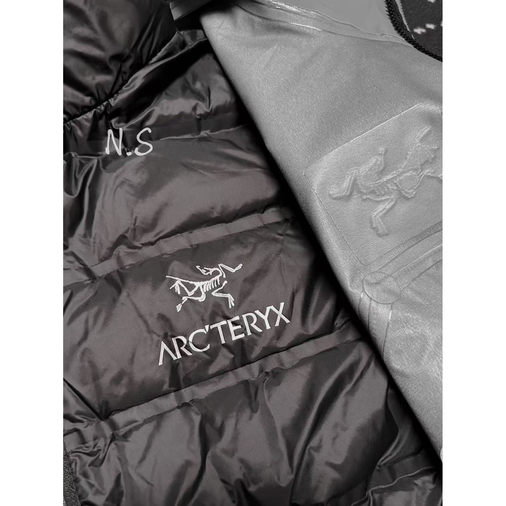 <p>Arc'teryx SL硬壳冲锋衣(惠斯勒蓝)</p>