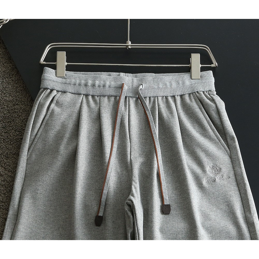 <p>Loro Piana 休闲裤(灰)</p>